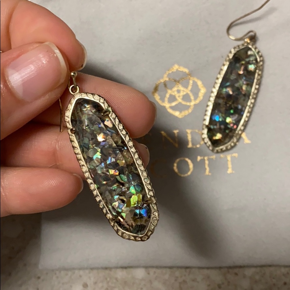Kendra green iridescent earrings